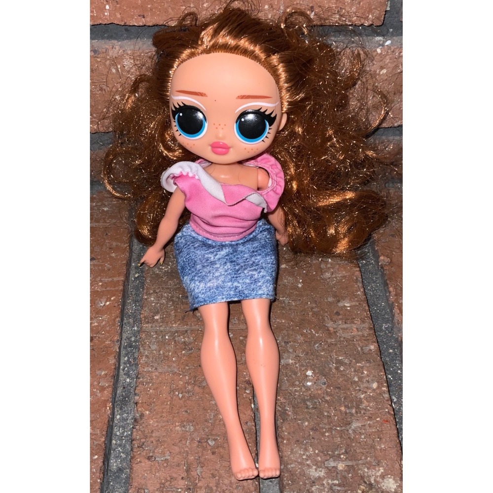 LOL Surprise OMG Doll Auburn Hair Blue Eyes Pink Ruffle Top Denim Skirt MGA
